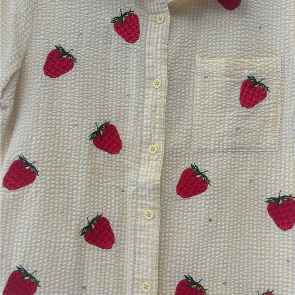 The Quacker Factory Vintage Strawberry Embroidered Button Up Top Size Small - Picture 2 of 5
